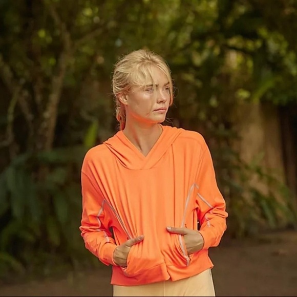 NWOT - FP Movement Lightweight Reflective Hoodie - Size M Black - Picture 1 of 5